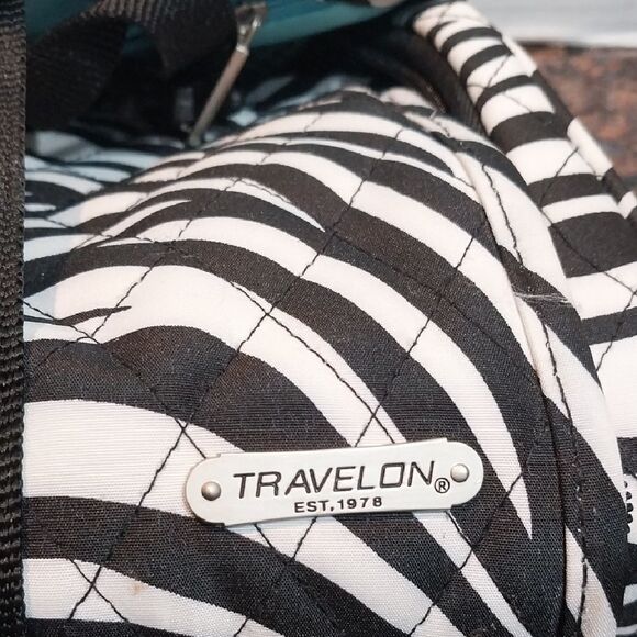 Black and White Travelon Quilted Backpack...New BUT NO TAGS - Picture 2 of 9